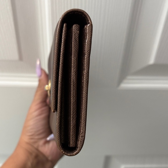 Salvatore Ferragamo Gancini Continental Wallet. - Picture 11 of 16